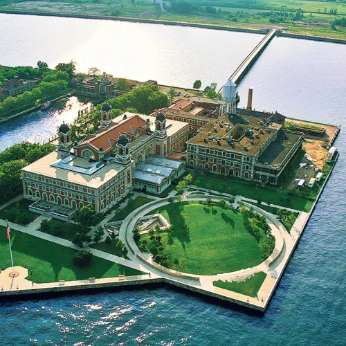 ellis-island-newyork